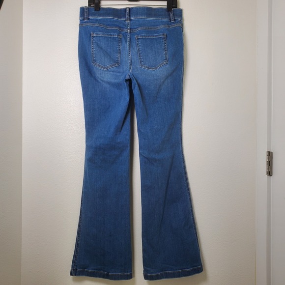 Spanx Flare Jeans Medium Wash High Rise Pull On Compression Denim Size Large - Picture 6 of 13